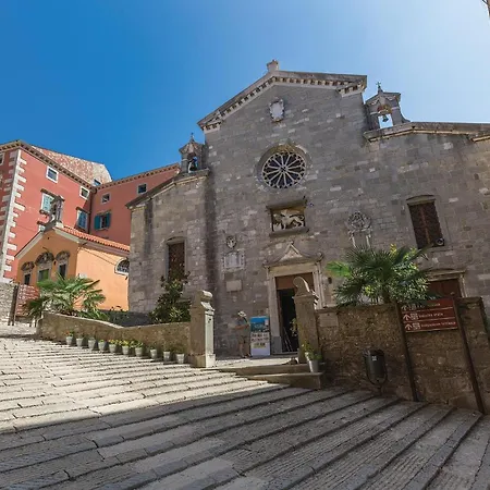 Stunning In Nyaraló